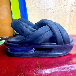 Black Nike Air Max Isla Sandals Platform Size 9